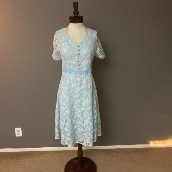 Kaimilan NWOT blue white Lace embroidered Midi dress Sz 4 - Picture 11 of 11